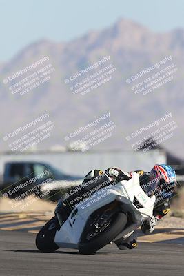 media/Oct-30-2025-Racers Edge (Thu) [[dabbdaf680]]/2-A Group/Session 2 (Turn 16)/